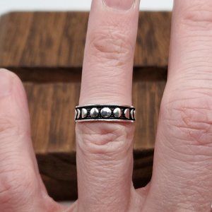 Size 6 925 Sterling Silver Moon Cycles Ring
